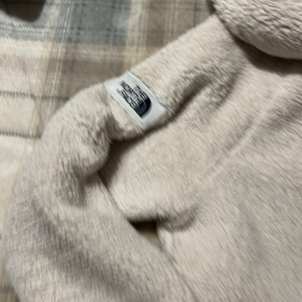 Tan Women’s North face fleece zip up - Picture 6 of 8